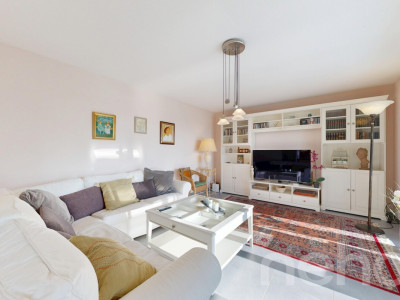 Appartement traversant 3.5p, lumineux avec balcon et vue sur les Alpes image 3