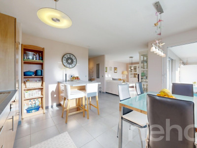 Appartement traversant 3.5p, lumineux avec balcon et vue sur les Alpes image 5