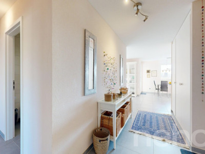 Appartement traversant 3.5p, lumineux avec balcon et vue sur les Alpes image 8