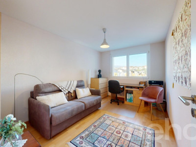 Appartement traversant 3.5p, lumineux avec balcon et vue sur les Alpes image 12