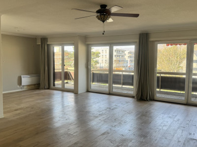 Emplacement idéal au centre ville  image 3