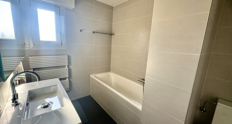 Emplacement idéal au centre ville  image 9