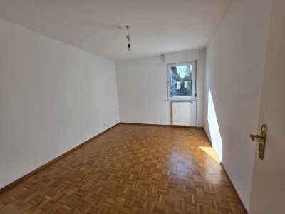 COLLONGE-BELLERIVE – APPARTEMENT TRAVERSANT DE 4 PIÈCES AVEC CHEMINÉE  image 8