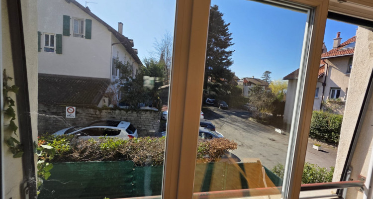 COLLONGE-BELLERIVE – APPARTEMENT TRAVERSANT DE 4 PIÈCES AVEC CHEMINÉE  image 5