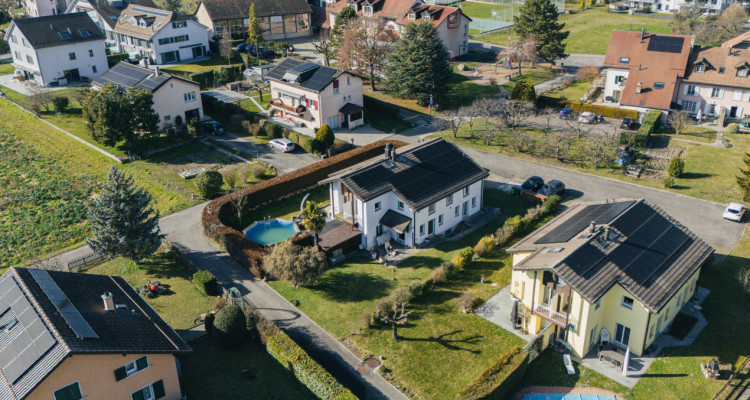 EXCLUSIVITE IMMO2Z : Villa mitoyenne de 5.5 pièces  image 1