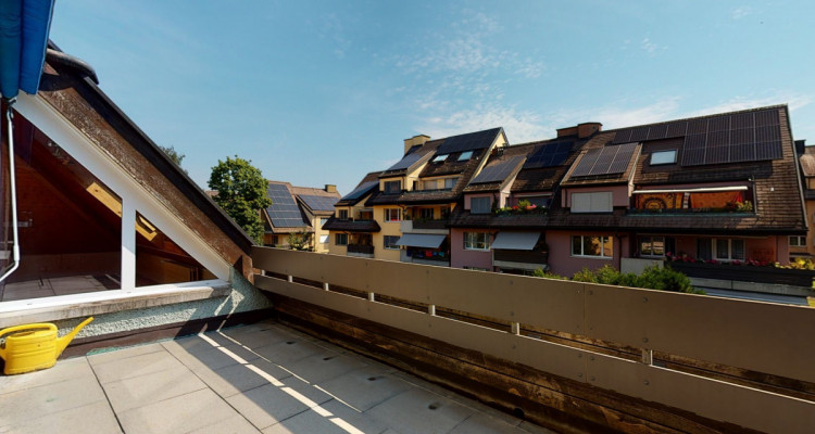 Schöne, originell konzipierte Dachwohnung image 12