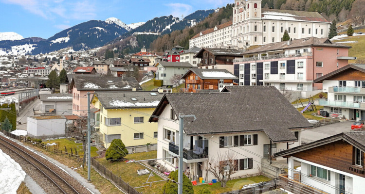 Renditeobjekt: Mehrfamilienhaus mit 5 Einheiten in Disentis image 1