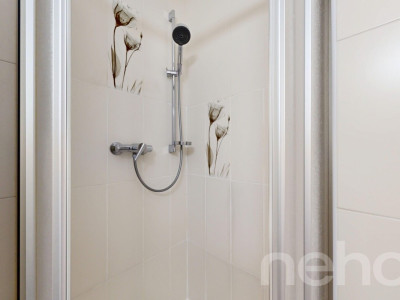 Spacieux appartement familial avec balcons et jardin à St-Prex image 9