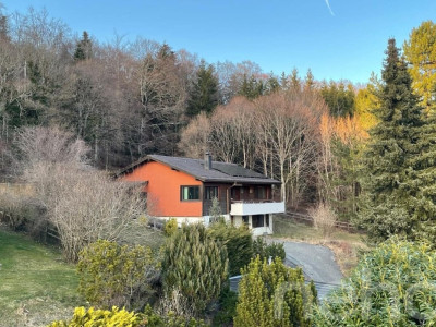 Grande maison individuelle nichée dans un écrin de verdure image 1