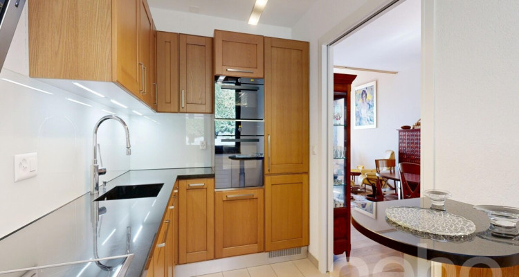 Grande maison individuelle nichée dans un écrin de verdure image 7