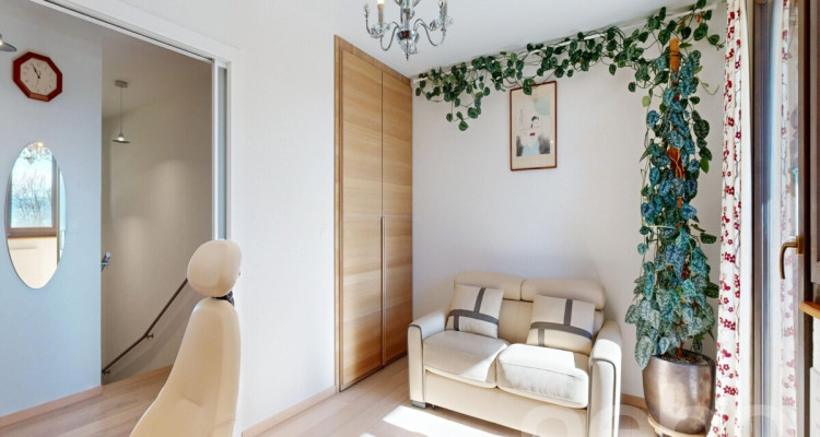 Grande maison individuelle nichée dans un écrin de verdure image 8