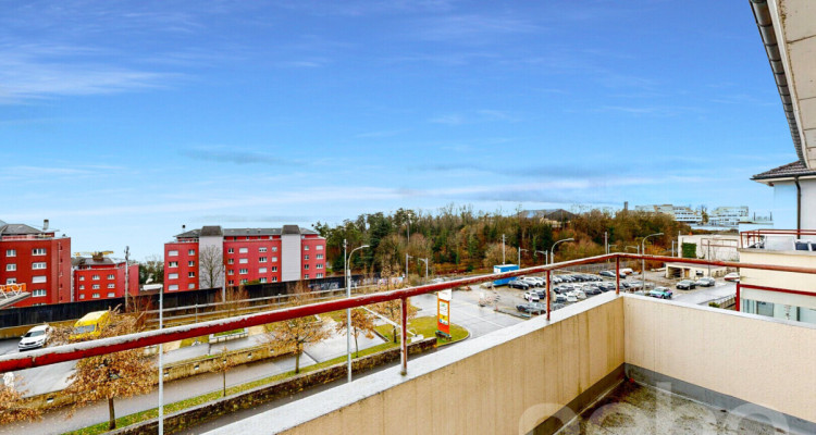 Appartement 80 m² ? Vue lac et montagnes, exposition sud-ouest image 2