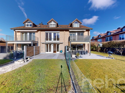 Attraktives 5.5-Zimmer-Reihenmittelhaus mit Blick ins Grüne image 1