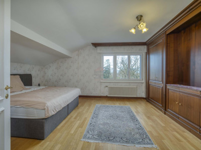 EN EXCLUSIVITÉ : Propriété familiale de caractère sur belle parcelle arborée à Genthod image 12