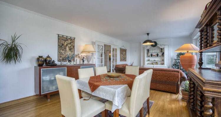 EN EXCLUSIVITÉ : Propriété familiale de caractère sur belle parcelle arborée à Genthod image 4