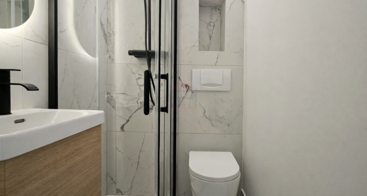 Maison jumelée entièrement rénovée en 2025 Jardin plein sud & volumes généreux image 10