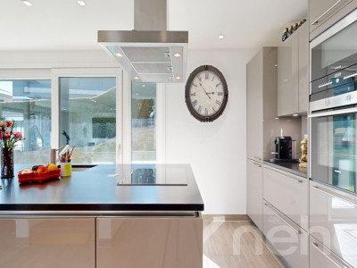 Spacieuse maison familiale avec terrasses, jardin et volumes généreux image 5