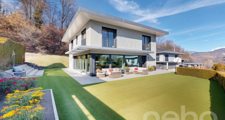 Spacieuse maison familiale avec terrasses, jardin et volumes généreux image 1