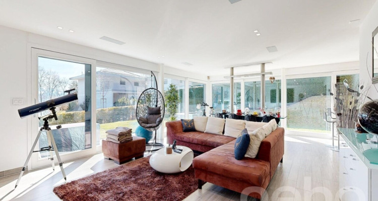 Spacieuse maison familiale avec terrasses, jardin et volumes généreux image 2