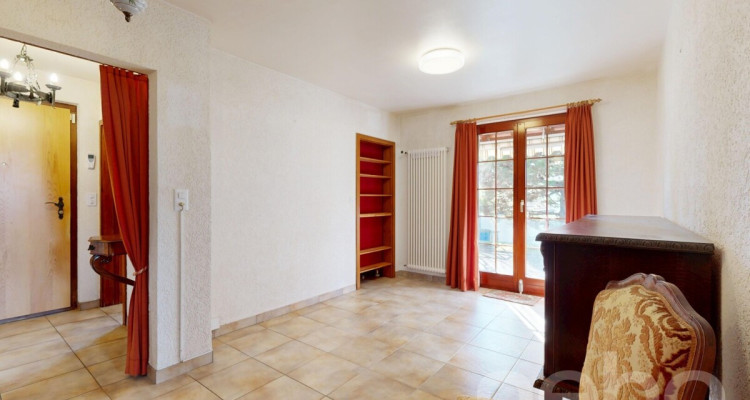 Maison 5.5pces avec vue Alpes, projet de rénovation complet disponible image 10