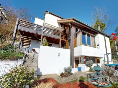 Charmantes 6 Zimmer Einfamilienhaus mit Pool, Sauna und Weitsicht image 1