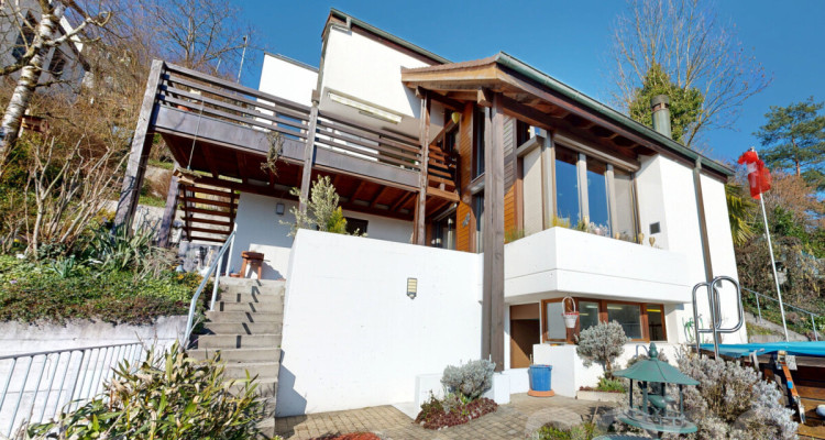 Charmantes 6 Zimmer Einfamilienhaus mit Pool, Sauna und Weitsicht image 1