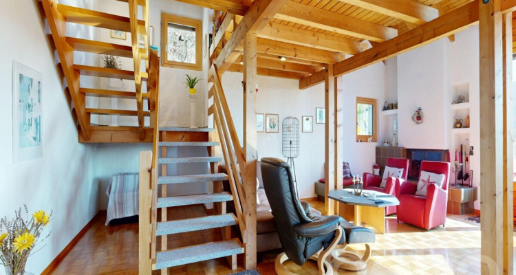 Charmantes 6 Zimmer Einfamilienhaus mit Pool, Sauna und Weitsicht image 2