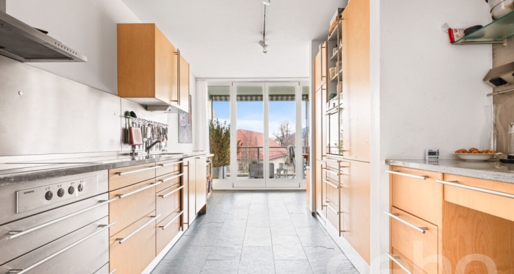 Grosszügige 4.5-Zimmer-Wohnung mit Bergblick an zentraler Lage in Chur image 4