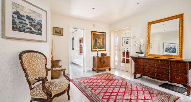 Luxus & Charme vereint - Traumliegenschaft in Oberwil image 3