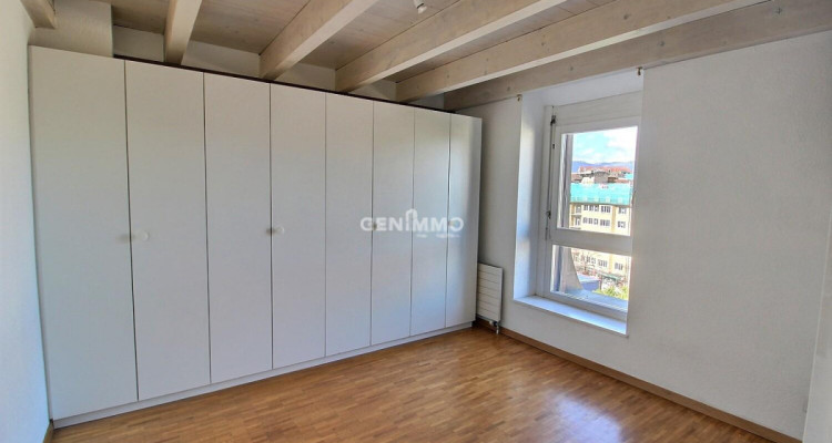 Dernier Étage dans un Immeuble Historique `Saint-Jean image 9