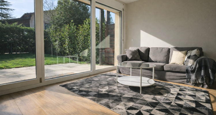 Maison jumelée entièrement rénovée en 2025 Jardin plein sud & volumes généreux image 4