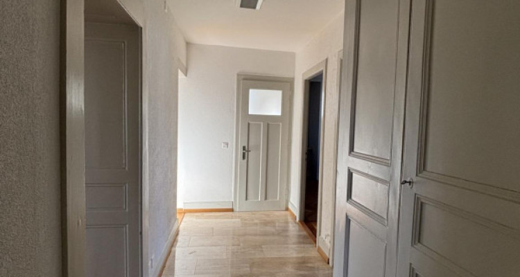 Appartement lumineux en centre-ville image 4