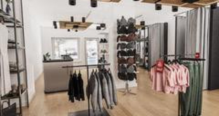 Surface commerciale centre-ville image 4