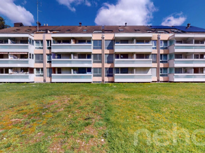 Stilvolle 2.5-Zimmer-Attikawohnung mit Balkon in Riehen image 3