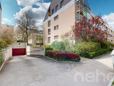 Stilvolle 2.5-Zimmer-Attikawohnung mit Balkon in Riehen image 8