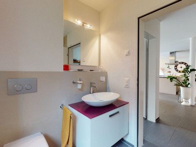 Modernes 5.5 Zimmer Reiheneckhaus mit Garten und Sauna image 11