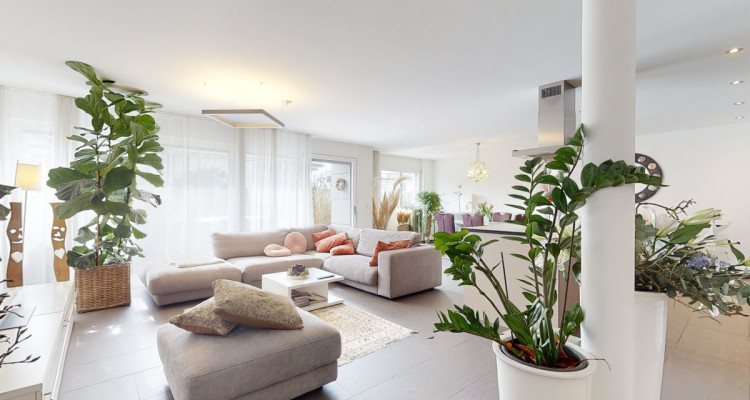 Modernes 5.5 Zimmer Reiheneckhaus mit Garten und Sauna image 2