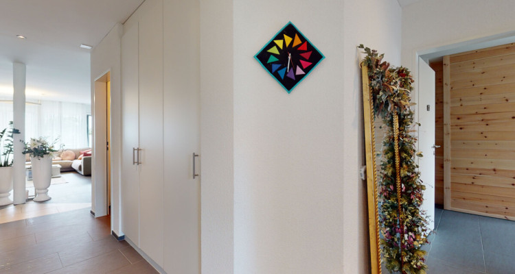 Modernes 5.5 Zimmer Reiheneckhaus mit Garten und Sauna image 7