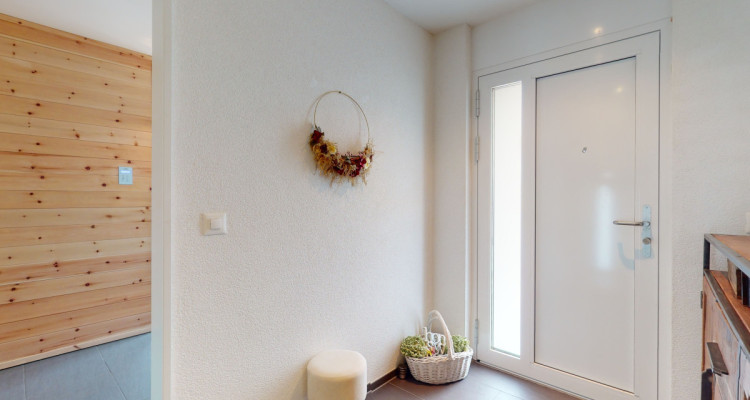 Modernes 5.5 Zimmer Reiheneckhaus mit Garten und Sauna image 12