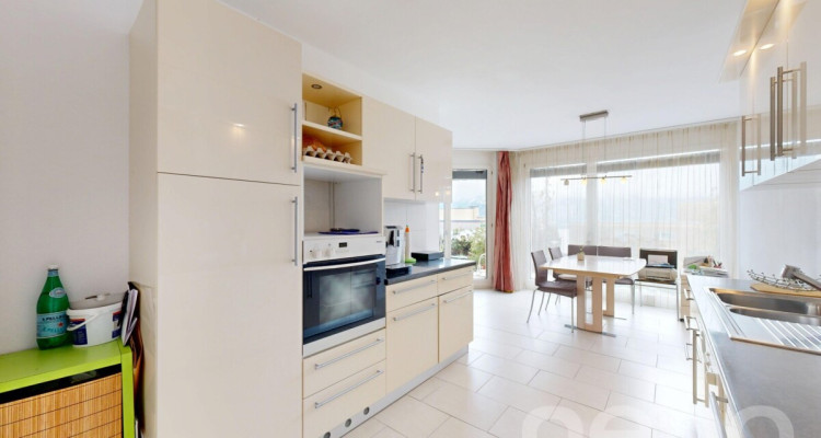 Magnifique rez-de-jardin avec piscine chauffée et vue lac?Alpes image 7