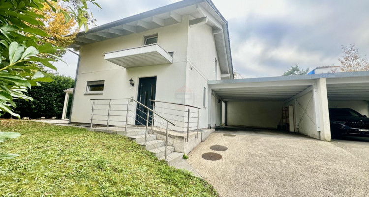 Charmante maison semi-individuelle de 5 pièces avec un beau jardin privatif image 1