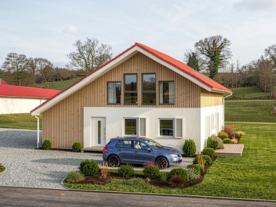 TREYTORRENS - DEUX MAGNIFIQUES DUPLEX DANS VILLA NEUVE AVEC BATIMENT ECURIE image 1