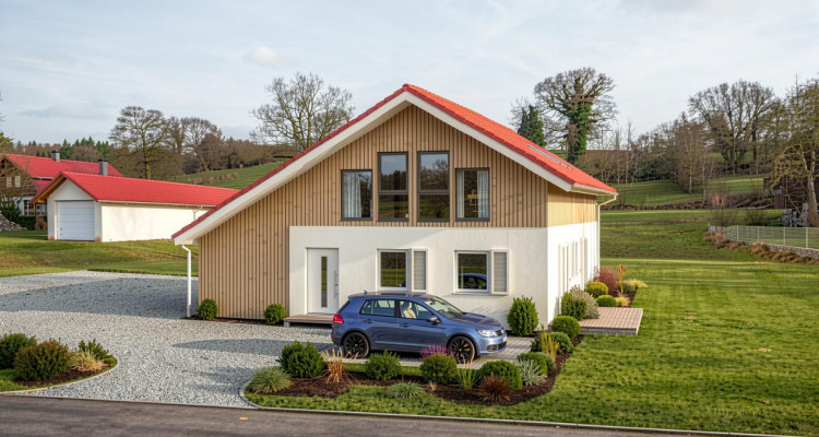 TREYTORRENS - DEUX MAGNIFIQUES DUPLEX DANS VILLA NEUVE AVEC BATIMENT ECURIE image 1