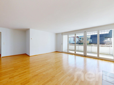 Helle und grosszügige 4.5-Zimmer-Wohnung in ruhiger Wohnlage image 3