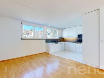 Helle und grosszügige 4.5-Zimmer-Wohnung in ruhiger Wohnlage image 5