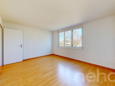 Helle und grosszügige 4.5-Zimmer-Wohnung in ruhiger Wohnlage image 9