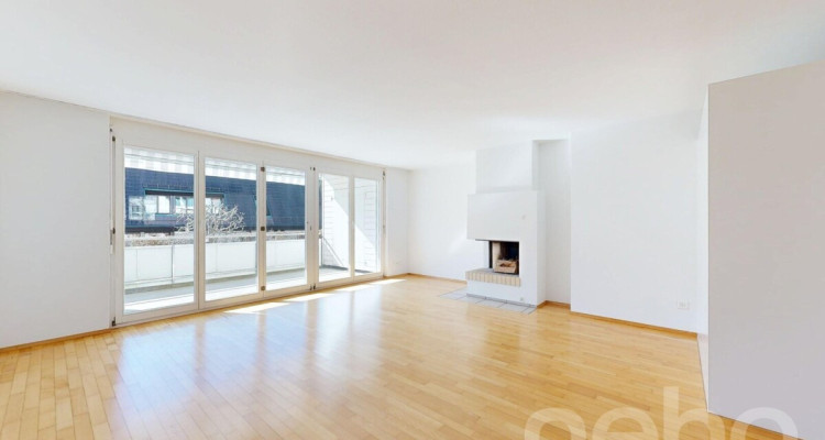 Helle und grosszügige 4.5-Zimmer-Wohnung in ruhiger Wohnlage image 2