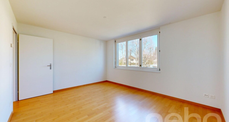 Helle und grosszügige 4.5-Zimmer-Wohnung in ruhiger Wohnlage image 9