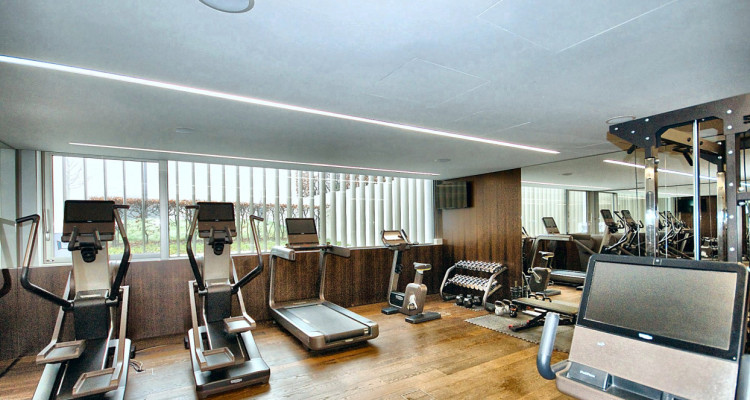 5.5-room apartment, 156 m² weighted surface, in a high-end residence image 7