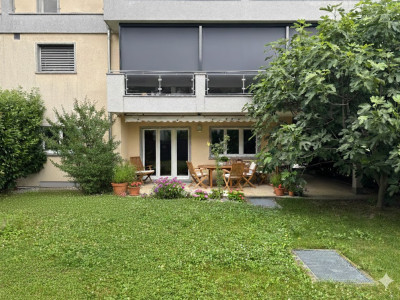 Bel appartement de 4,5 pièces au rez., jardin privatif et places de parc image 3